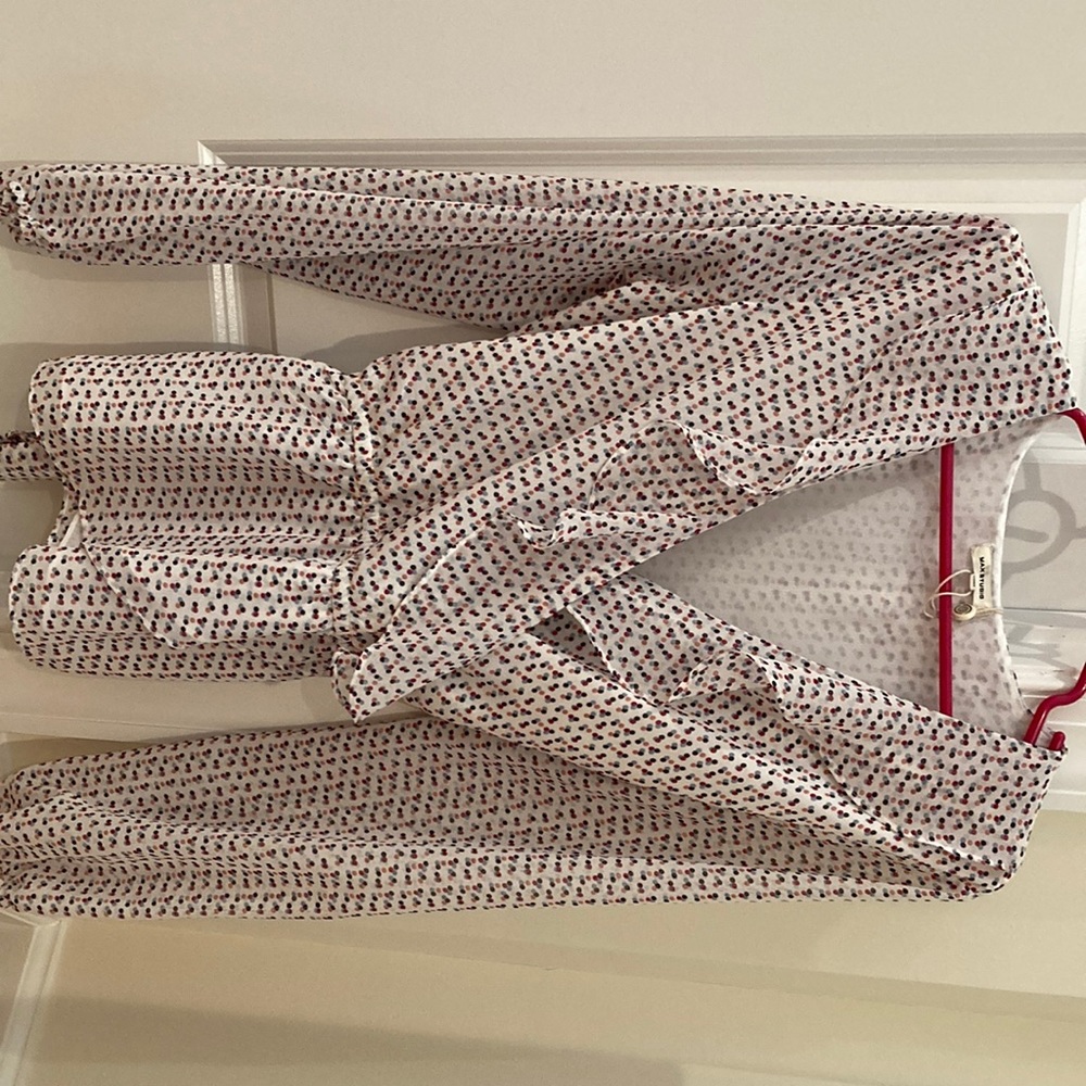 NWT-Max Studio-front or back tie multi dot blouse